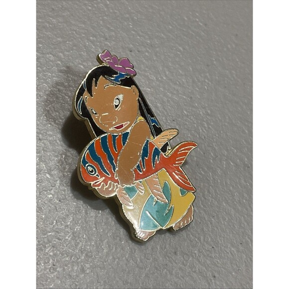Vintage 2004 Disney Pin Lilo Holding Pudge the Fish - Picture 2 of 3